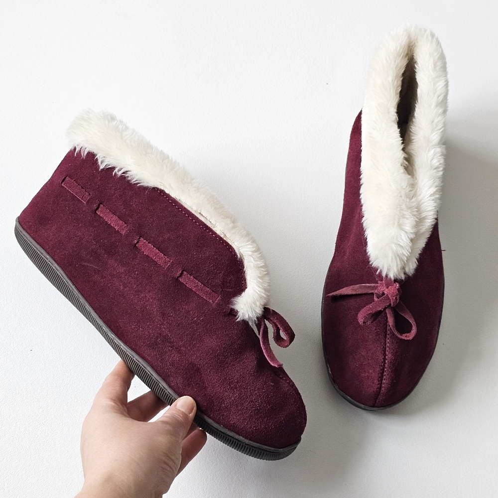 Clarks Sandy Women’s 11M Burgundy Suede Faux Fur Lined Slippers Comfort Shoes